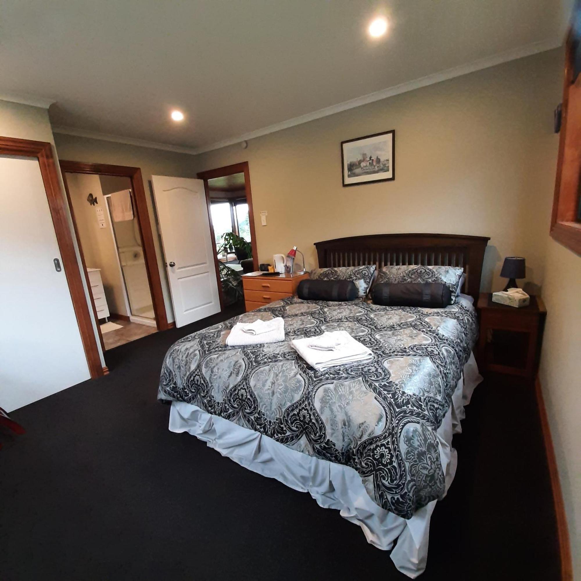 Koru Beachfront Holiday Cabins & Hot Tub Barrytown Екстер'єр фото
