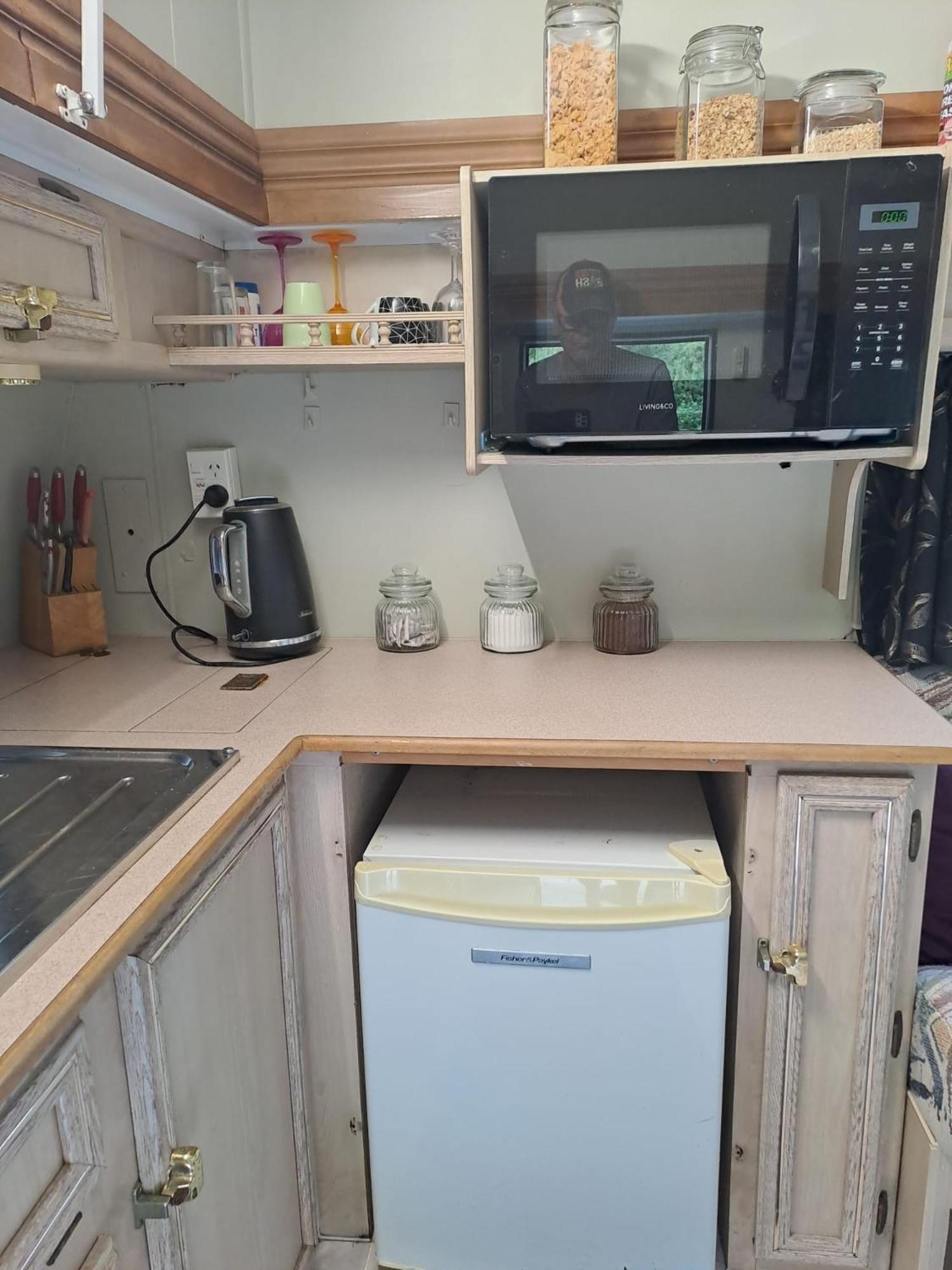 Koru Beachfront Holiday Cabins & Hot Tub Barrytown Екстер'єр фото