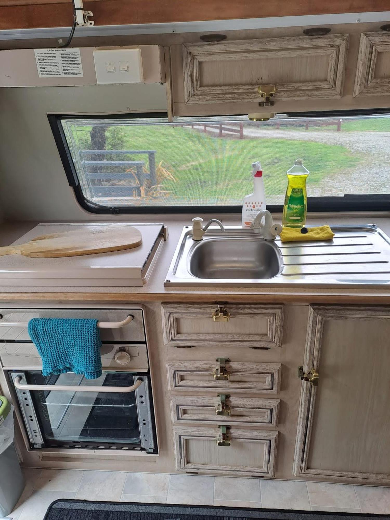 Koru Beachfront Holiday Cabins & Hot Tub Barrytown Екстер'єр фото